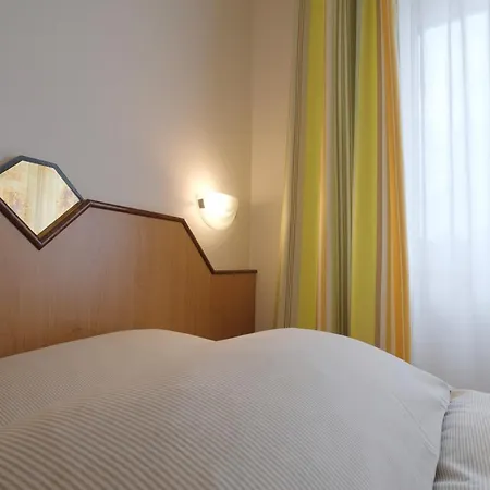 Am Feldmarksee 3*